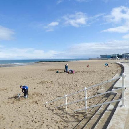 LlanddulasBwthyn Y Wennol别墅 外观 照片
